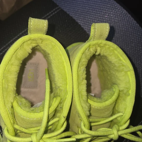 UGG Neumel Chukka Lime Green Women Boots Suede, Size 7 - Picture 6 of 8